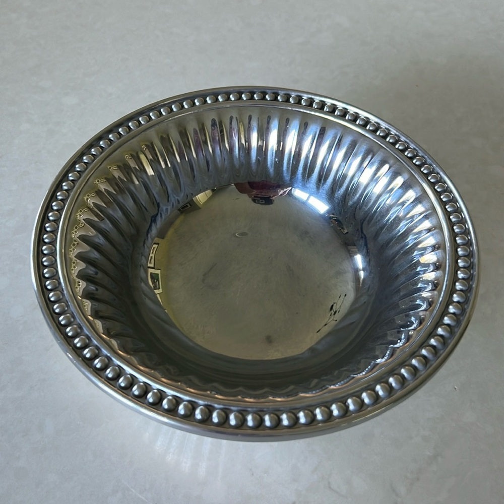 Wilton Armetale Serveware, Small Round bowl, new in package, Flutes and Pearls